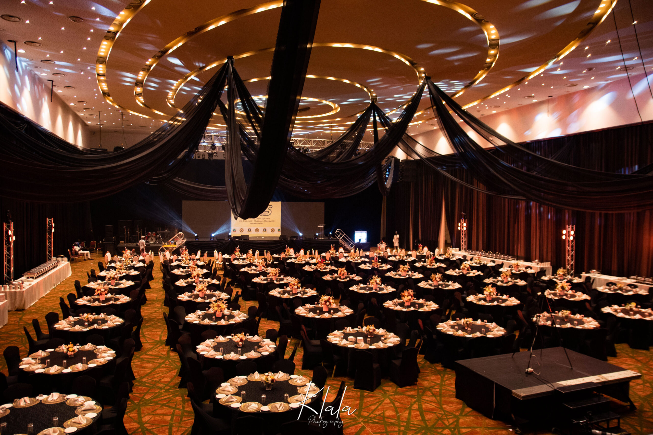 eael-fg-video-play-icon